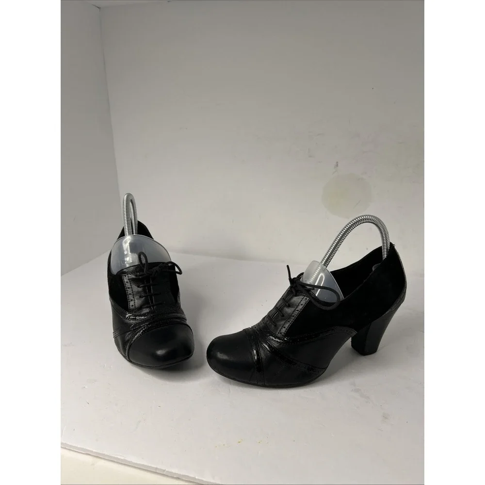 Clark's Artisan Women's Heels  With Laces Sz 8.5 M‎ Black